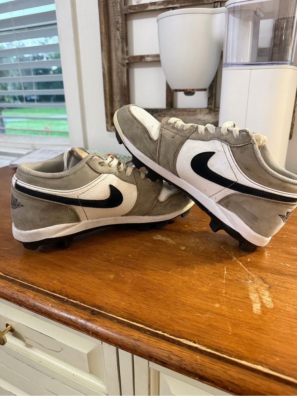 Nike Jordan Retro 1 MCS low baseball cleat